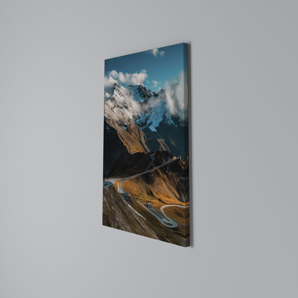 MOUNTAIN SERPENTINE Quadro em tela vertical
