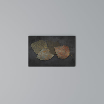 FOLIAGE IN FOCUS Horizontal Canvas Print
