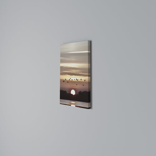 SUNSET FLIGHT SYMPHONY Quadro em tela vertical