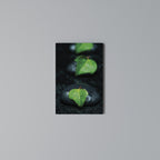 RAINDROPS ON STONE Quadro em tela vertical