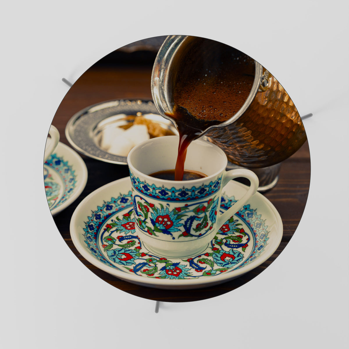TRADITION IN A CUP Mesa de Centro