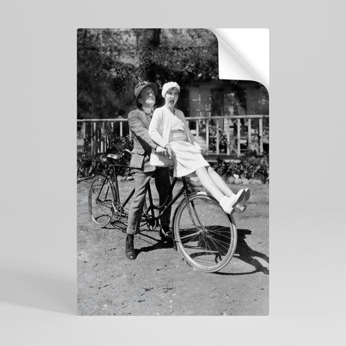 RIDING THROUGH TIME Póster Autocolante Vertical