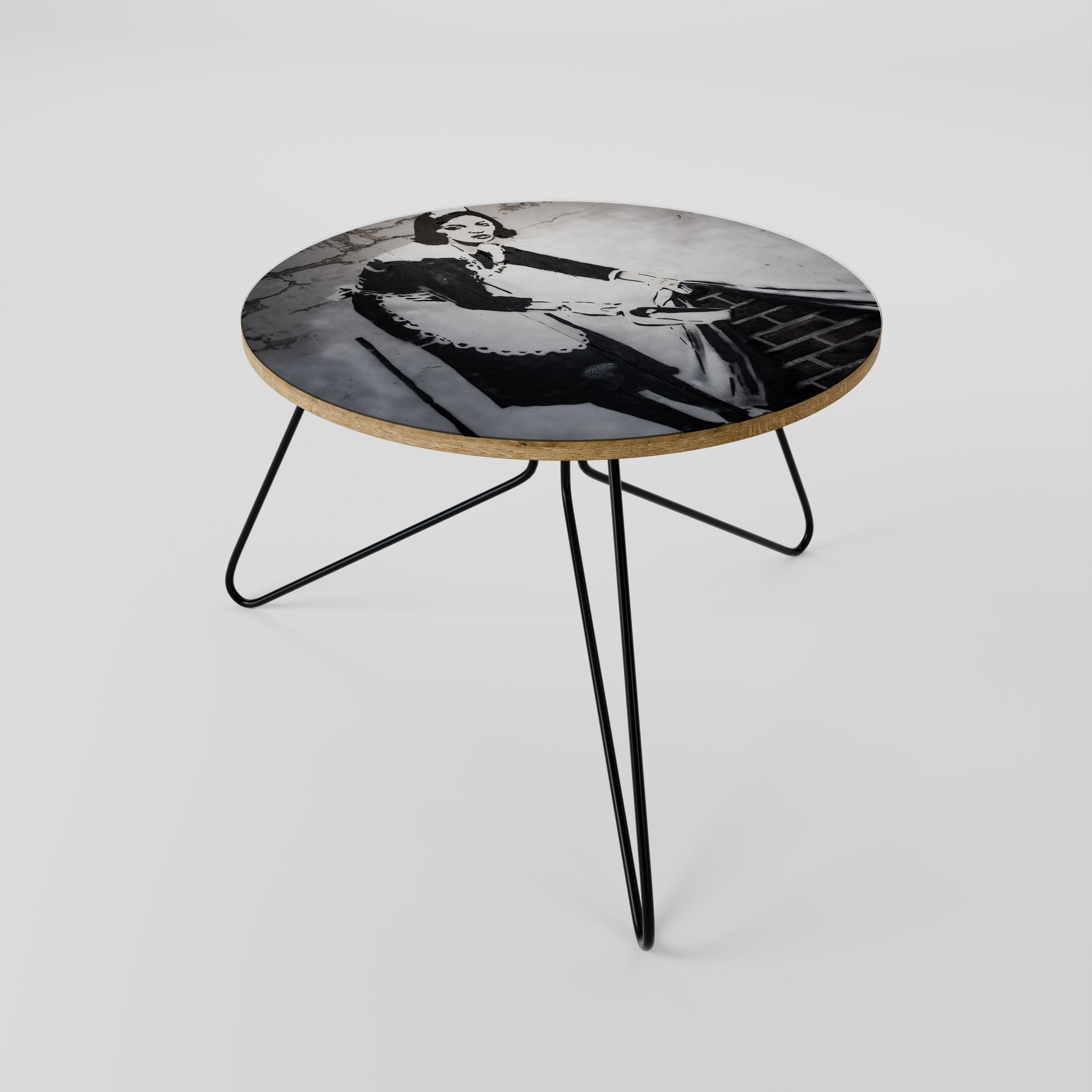 SWEEPING UNDER (BANKSY) Mesa de Centro 60