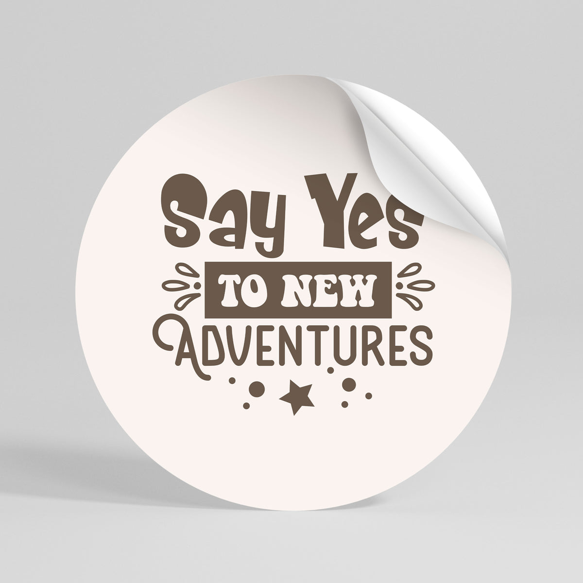 ADVENTURE AWAITS YOU Autocolante Redondo Removível
