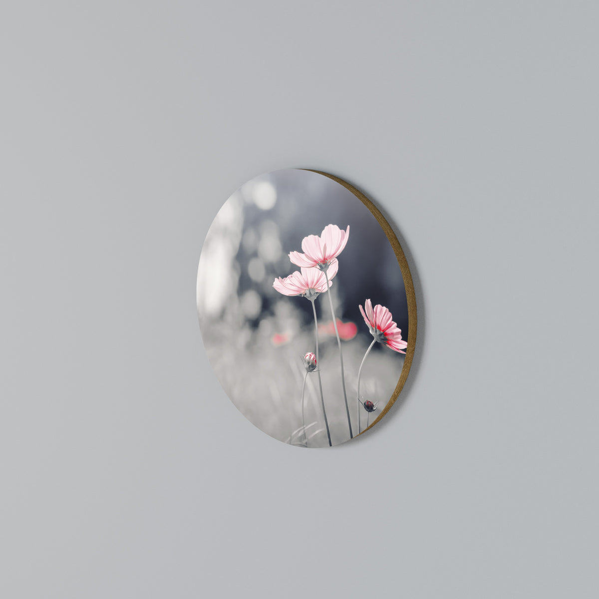 SUBTLE PETAL DANCE Round Wall Art