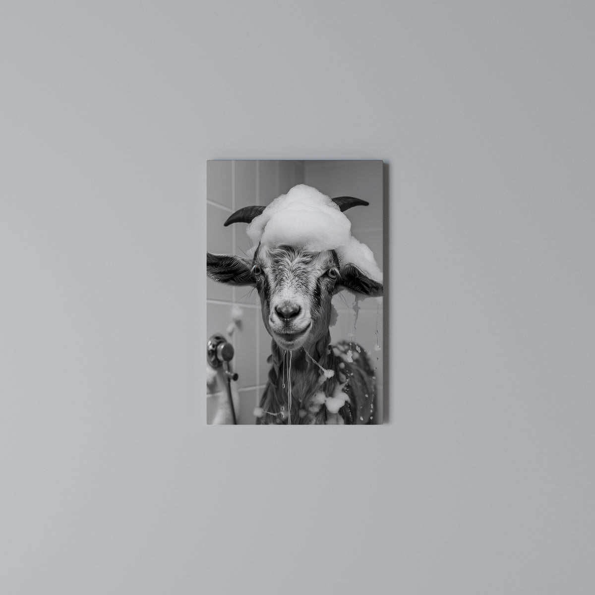 SOAPY GOAT GIGGLES Quadro em tela vertical
