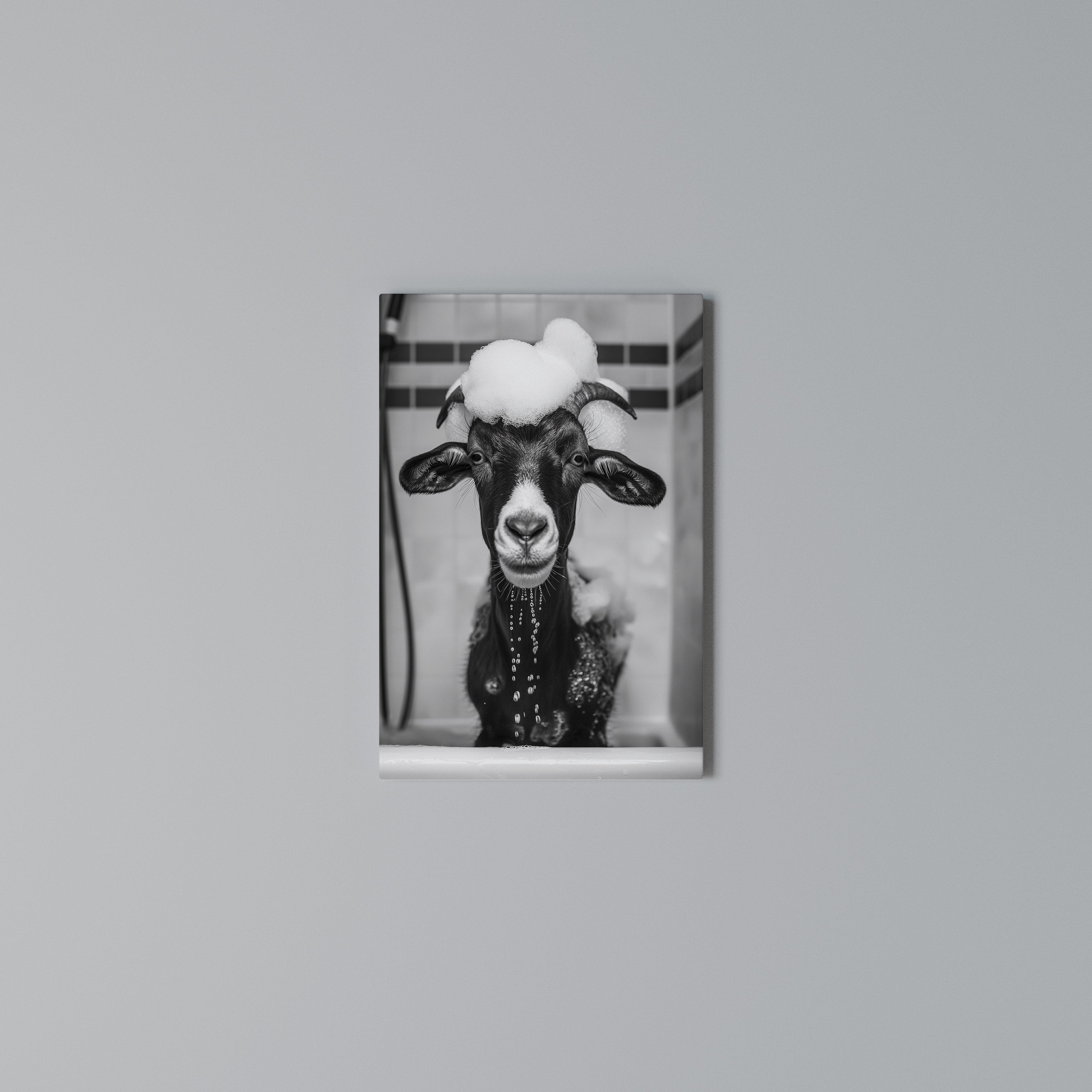 BUBBLE-BATHED BLISS Quadro em tela vertical